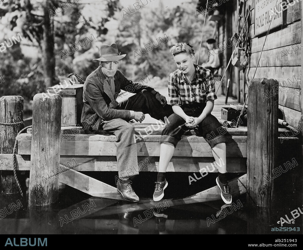 ALEXIS SMITH y HUMPHREY BOGART en RETORNO AL ABISMO, 1945 (CONFLICT), dirigida por CURTIS BERNHARDT. Copyright WARNER BROTHERS.