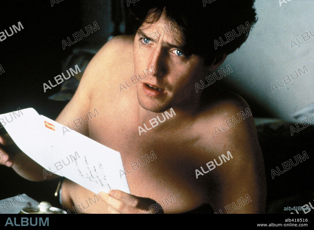 HUGH GRANT en CUATRO BODAS Y UN FUNERAL, 1994 (FOUR WEDDINGS AND A FUNERAL), dirigida por MIKE NEWELL. Copyright GRAMERCY PICTURES.