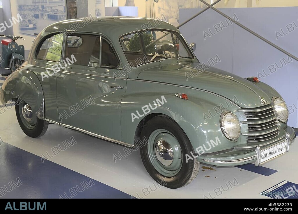 DKW Meisterklasse F89 vintage car, ErfinderZeiten: Auto- und Uhrenmuseum, Time of Innovators: Museum of Cars and Clocks, Schramberg, Black Forest, Baden Wuerttemberg, Germany, Europe.