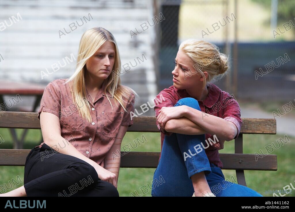 AMBER HEARD und MAMIE GUMMER in THE WARD, 2010, unter der Regie von JOHN CARPENTER. Copyright ECHO LAKE PRODUCTIONS/A BIGGER BOAT/ORTH BY NORTWEST ENTERTA.