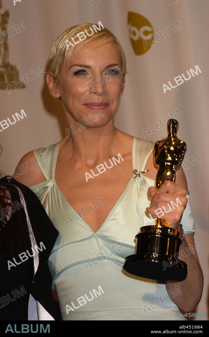 Feb 29, 2004; Hollywood, CA, USA; OSCARS 2004: WINNER of 'Best Song' ANNIE LENNOX for 'Into The West' from 'The Lord of the Rings: The Return of the King' in the press room at the 76th Annual Academy Awards held at the Kodak Theatre in Hollywood. Mandatory Credit: Photo by Paul Fenton-KPA / ZUMA Press. (©) Copyright 2004 by Paul Fenton-KPA. 29/02/2004