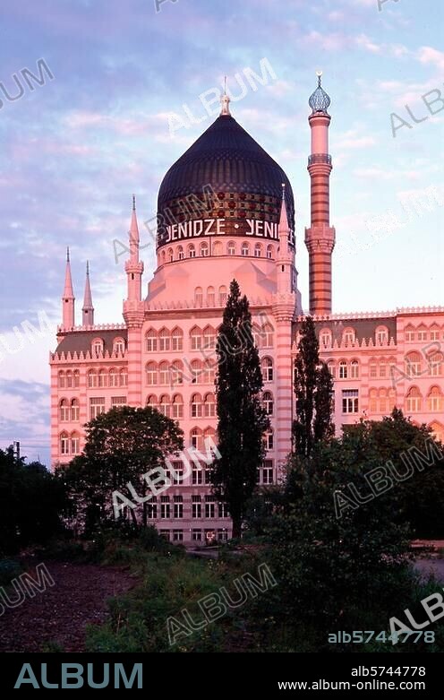 Dresden (Sachsen), Zigarettenfabrik Yenidze (1886 gegründet von Hugo Zietz; Fabrikgebäude im Stil einer Moschee, 1909 vollendet, Arch.: Martin Hammitzsch). Außenansicht. Foto.