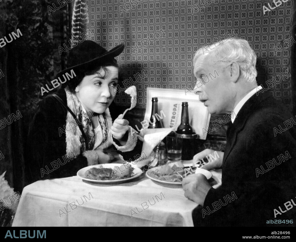 LUCIE ENGLISCH in DIE UNSCHULD VOM LANDE, 1933, unter der Regie von CARL BOESE. Copyright ACO-FILM.