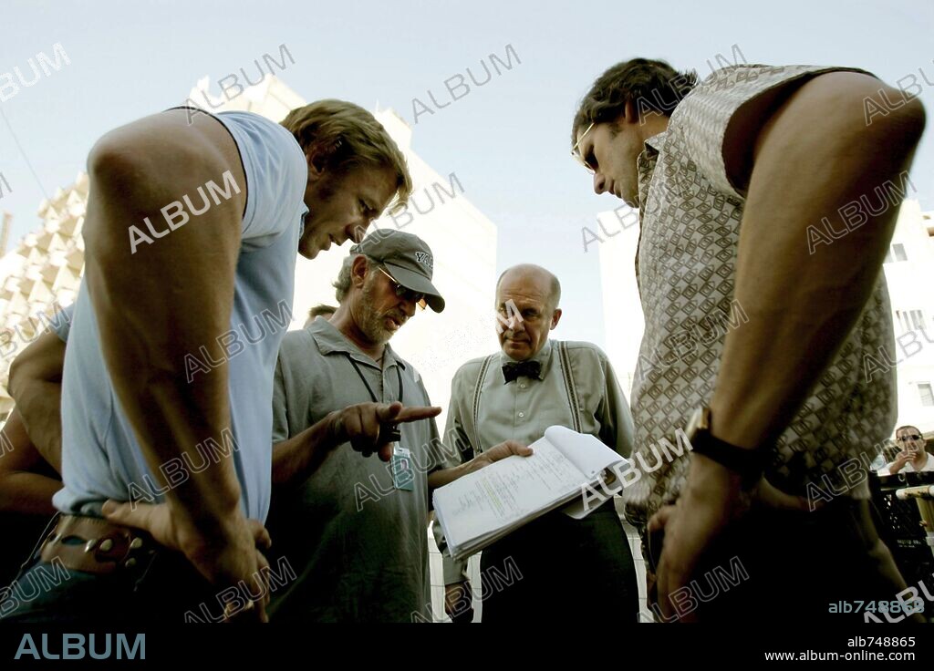 ERIC BANA, HANNS ZISCHLER and STEVEN SPIELBERG in MUNICH, 2005, directed by STEVEN SPIELBERG. Copyright UNIVERSAL PICTURES / BALLARD, KAREN.