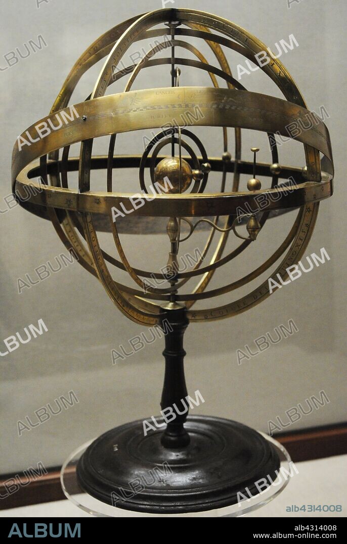 Esfera armilar. Siglos XVII-XVIII. Latón. Museo Naval. Madrid. España.