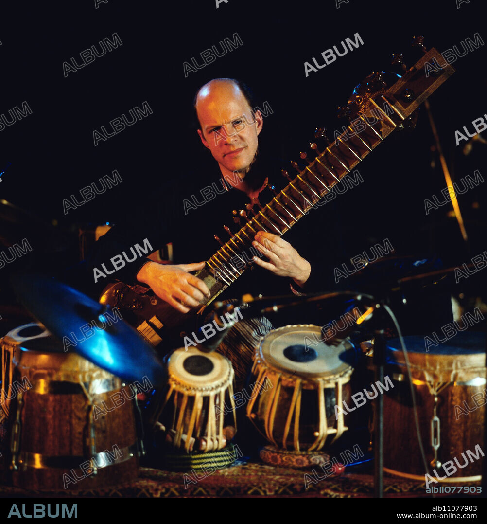 Jazz Fest Berlin, Philharmonie, Germany, 1980, Collin Walcott, American percussionist, sitar and tabla player, ethno-jazz pioneer, performance with the band Oregon.