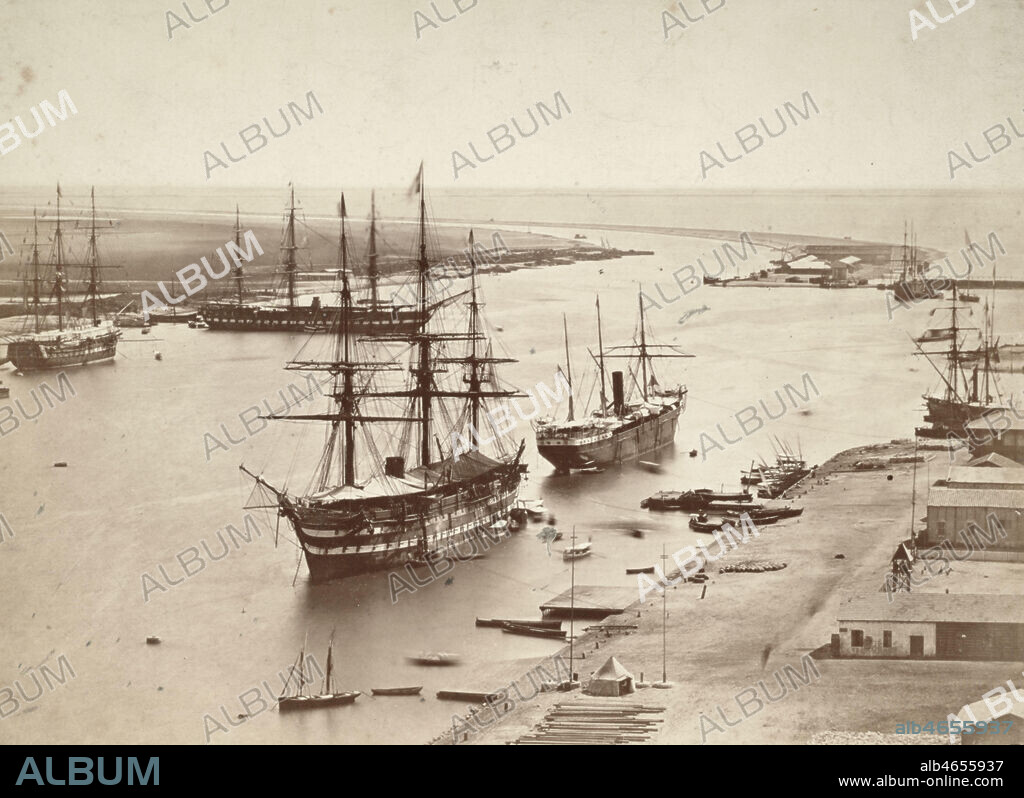 Photographie du 'bassin d'Ismail' a Port-Said (canal de Suez) par Hippolyte ARNOUX (actif entre 1870 et 1879). Credit : Collection KHARBINE-TAPABOR.
