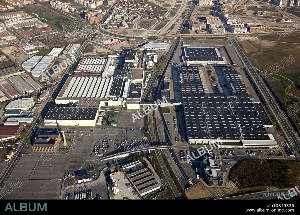 Mercedes-Benz van factory, Poligono Industrial Jundiz, Vitoria (Gasteiz), Araba, Basque Country, Spain.