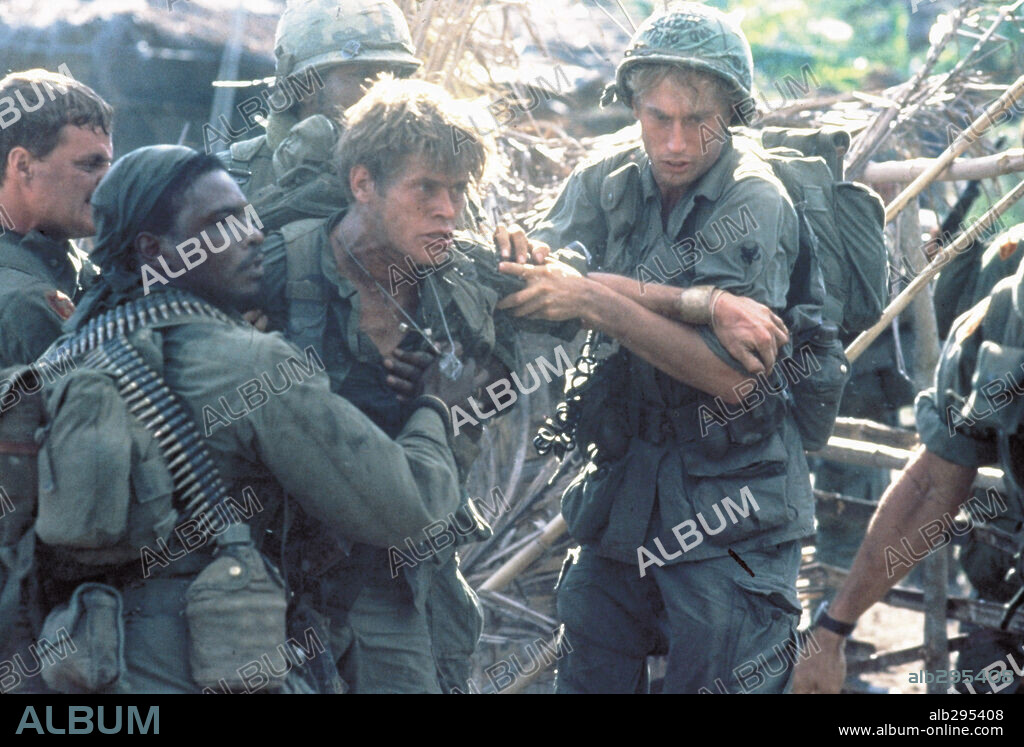 WILLEM DAFOE in PLATOON, 1986, directed by OLIVER STONE. Copyright ORION PICTURES.