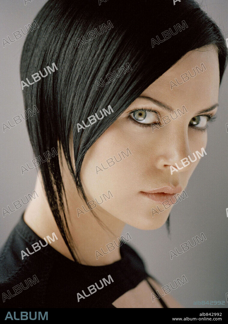 CHARLIZE THERON en AEON FLUX, 2005, dirigida por KARYN KUSAMA. Copyright PARAMOUNT PICTURES / BOLAND, JASIN.