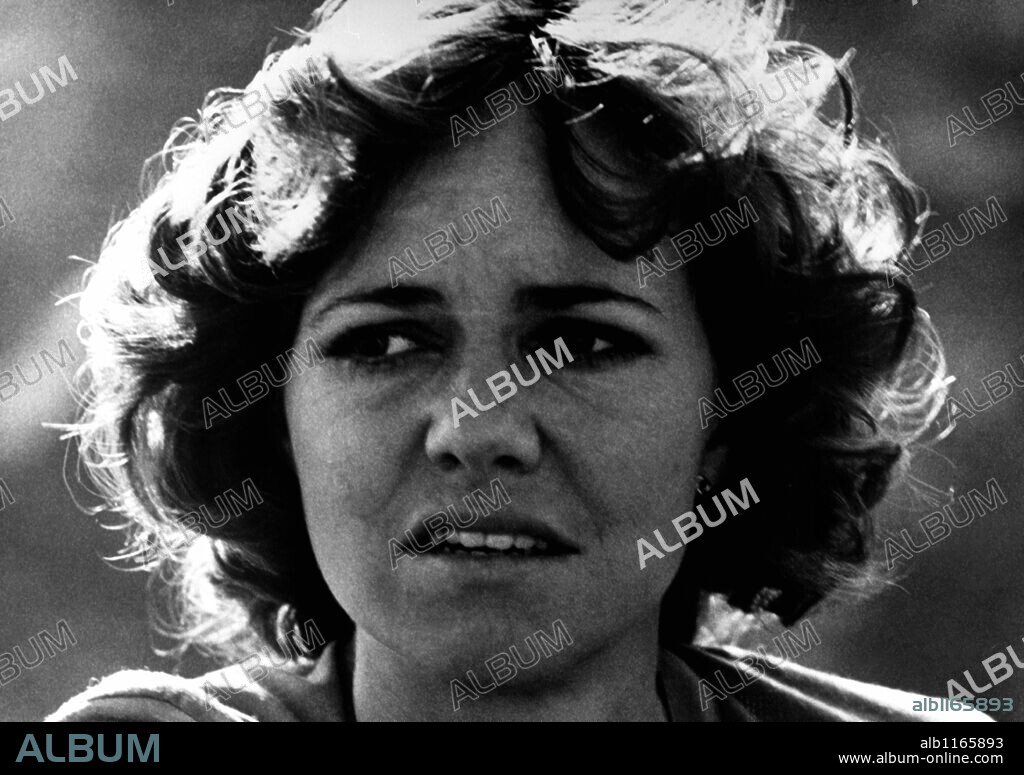 SALLY FIELD en MAS ALLA DEL POSEIDON, 1979 (BEYOND THE POSEIDON ADVENTURE), dirigida por IRWIN ALLEN. Copyright WARNER BROTHERS.