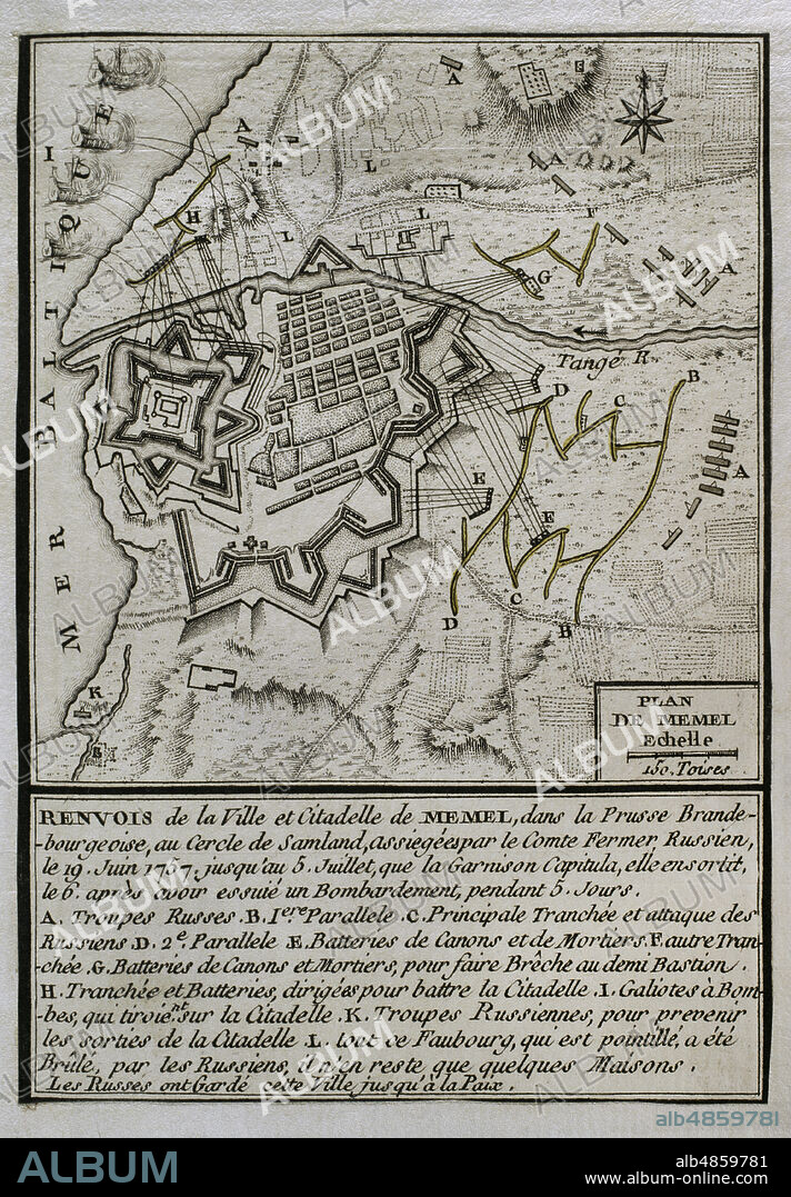JEAN DE BEAURAIN (1696-1771). FRENCH GEOGRAPHER.. Guerra de los Siete Años (1756-1763). Mapa del bombardeo ruso de Memel, 1757. El 19 de junio de 1757 el ejército ruso, al mando del mariscal de campo Stepan Fedorovich Apraksin, sitió la localidad para tomar una de las fortalezas más resistentes de Prusia. Tras cinco días de intenso fuego de artillería, las tropas rusas lograron su asalto. El 6 de julio la guarnición capituló y fue ocupada por los rusos durante todo el resto de la guerra. Memel fue utilizada por el ejército ruso como base desde la cual invadir Prusia Oriental. Publicado en 1765 por el cartógrafo Jean de Beaurain (1696-1771) como ilustración de su Gran Mapa de Alemania, con los eventos que tuvieron lugar durante la Guerra de los Siete Años. Grabado. Edición francesa, 1765. Biblioteca Histórico Militar de Barcelona. Cataluña, España.