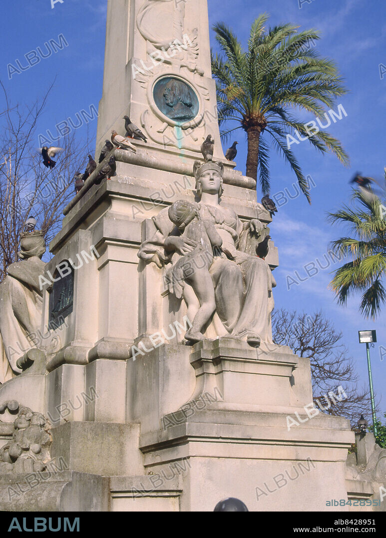 ANTONIO PARERA (1868-1946). MATRONA CON NIÑO- DET DEL MONUMENTO AL MARQUES DE COMILLAS EN LA ALAMEDA APODACA - 1922.