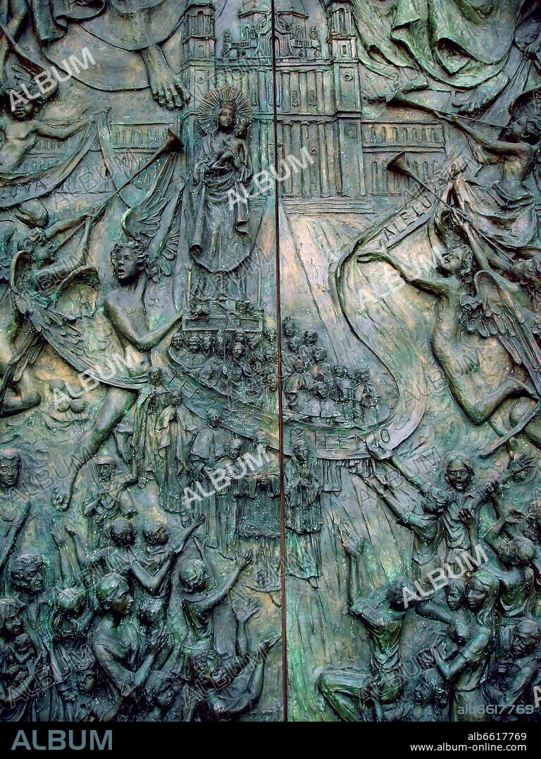 LUIS SANGUINO DE PASCUAL (1934-). NUEVA PUERTA DE BRONCE ESCULPIDO - 1999 - DETALLE.