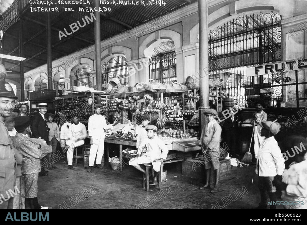 Caracas (Venezuela), Markthalle. Innenansicht. Foto, um 1920 (A.Müller).