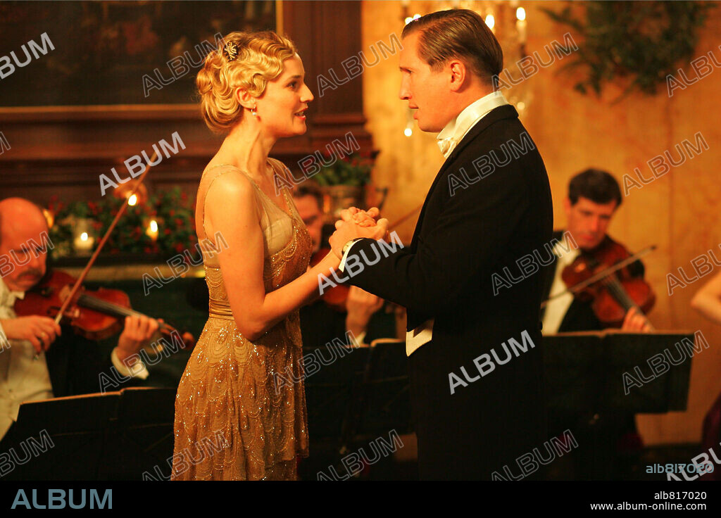 BENNO FURMANN and DIANE KRUGER in MERRY CHRISTMAS, 2005 (JOYEUX NOËL), directed by CHRISTIAN CARION. Copyright UGC FILMS.