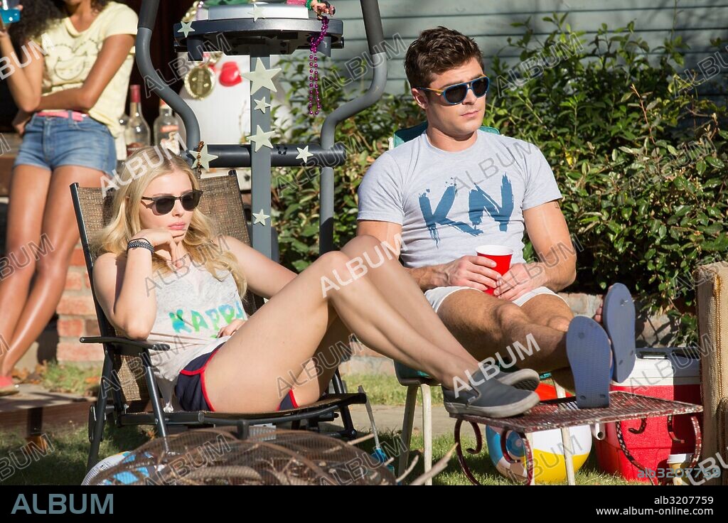 CHLOE GRACE MORETZ and ZAC EFRON in NEIGHBORS 2: SORORITY RISING, 2016, directed by NICHOLAS STOLLER. Copyright GOOD UNIVERSE/POINT GREY PICTURE.