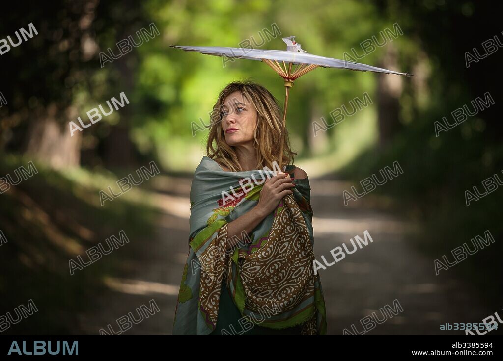 VALERIA BRUNI TEDESCHI en LOCAS DE ALEGRÍA, 2016 (LA PAZZA GIOIA), dirigida por PAOLO VIRZI. Copyright LOTUS PRODUCTIONS/MANNY FILMS/RAI CINEMA/MIBAC/ELATOS/INDEFI.