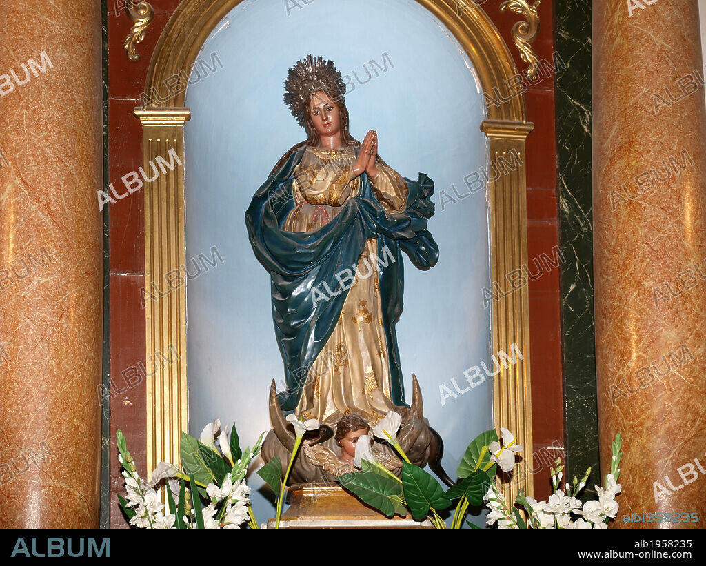 Imagen de la INMACULADA. Talla dels siglo XVIII. Iglesia de San Antón. Madrid. España.