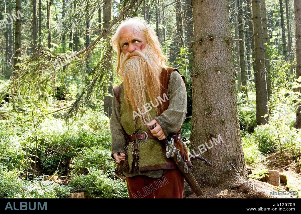 PETER DINKLAGE en CRONICAS DE NARNIA: LAS CRONICAS DE NARNIA: EL PRINCIPE CASPIAN, 2008 (CHRONICLES OF NARNIA: THE CHRONICLES OF NARNIA: PRINCE CASPIAN), dirigida por ANDREW ADAMSON. Copyright WALT DISNEY PICTURES/WALDEN MEDIA/OZUMI FILMS/SILVERBELL / CLOSE, MURRAY.