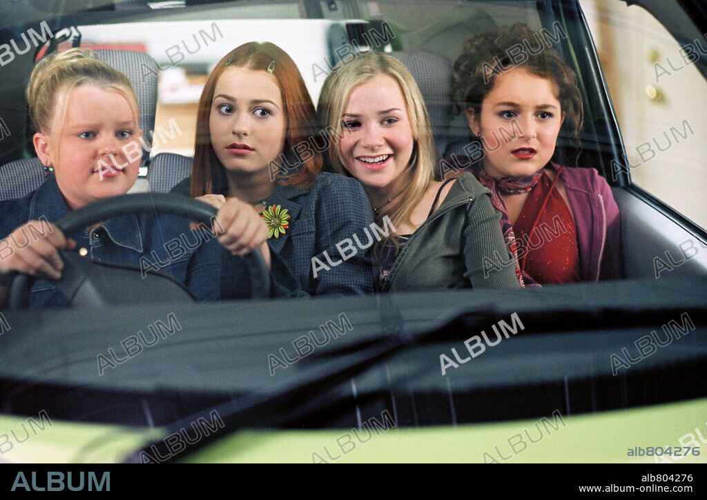 ALEXA VEGA, KALLIE FLYNN CHILDRESS, MIKA BOOREM and SCOUT TAYLOR-COMPTON in SLEEPOVER, 2004, directed by JOE NUSSBAUM. Copyright METRO GOLDWYN MAYER / ROBINETTE, DALE.