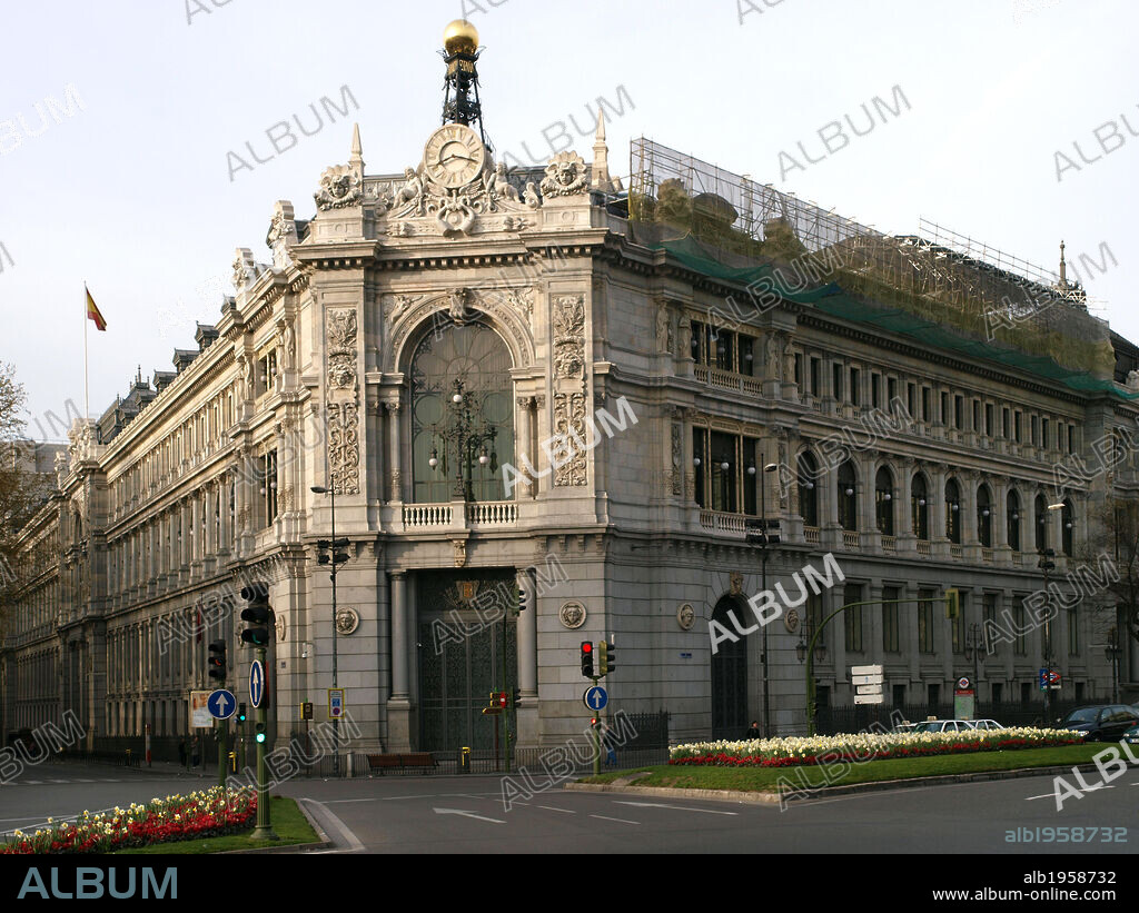 BANCO DE ESPAÑA. Vista de la fachada del edificio, de influencia francesa. Se inició en el año 1884 según proyecto de Eduardo ADARO y SAINZ DE LASTRA. MADRID, capital. España.