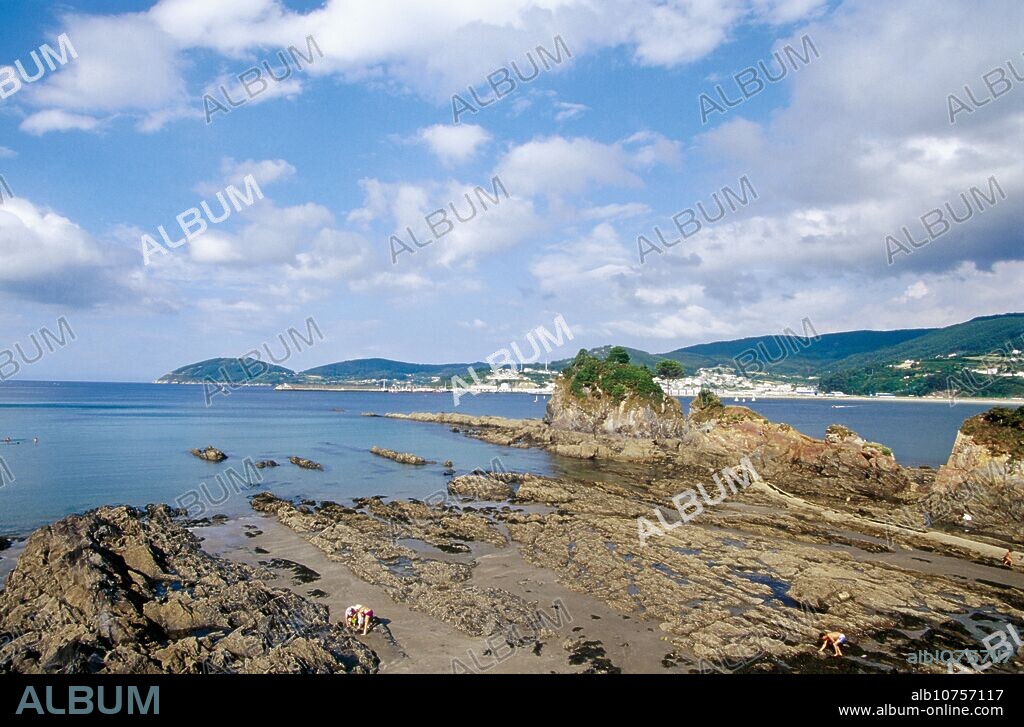 Os Castelos rock formations on beach, Viveiro. Lugo province, Galicia, Spain.