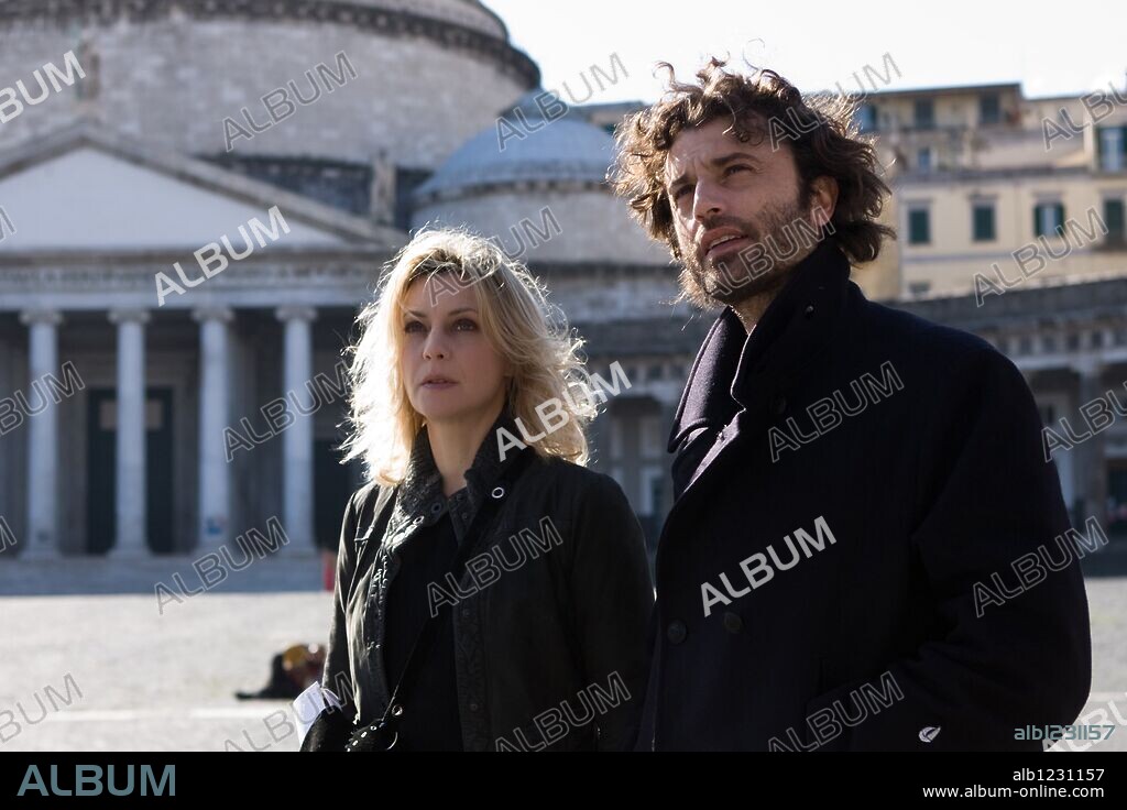 GAETANO RUNO und MARGHERITA BUY in LO SPAZIO BIANCO, 2009, unter der Regie von FRANCESCA COMENCINI. Copyright FANDANGO.