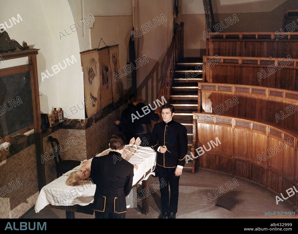 ALAIN DELON in SPIRITS OF THE DEAD, 1968 (HISTOIRES EXTRAORDINAIRES), directed by FEDERICO FELLINI, LOUIS MALLE and ROGER VADIM. Copyright AIP.