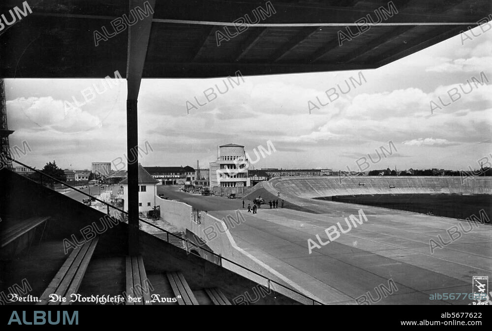 Berlin, Avus (Automobil-, Verkehrs- und Übungsstraße, 1913-21 gebaut). "Berlin. Die Nordschleife der Avus". Fotopostkarte, 1938 (Klinke & Co.).