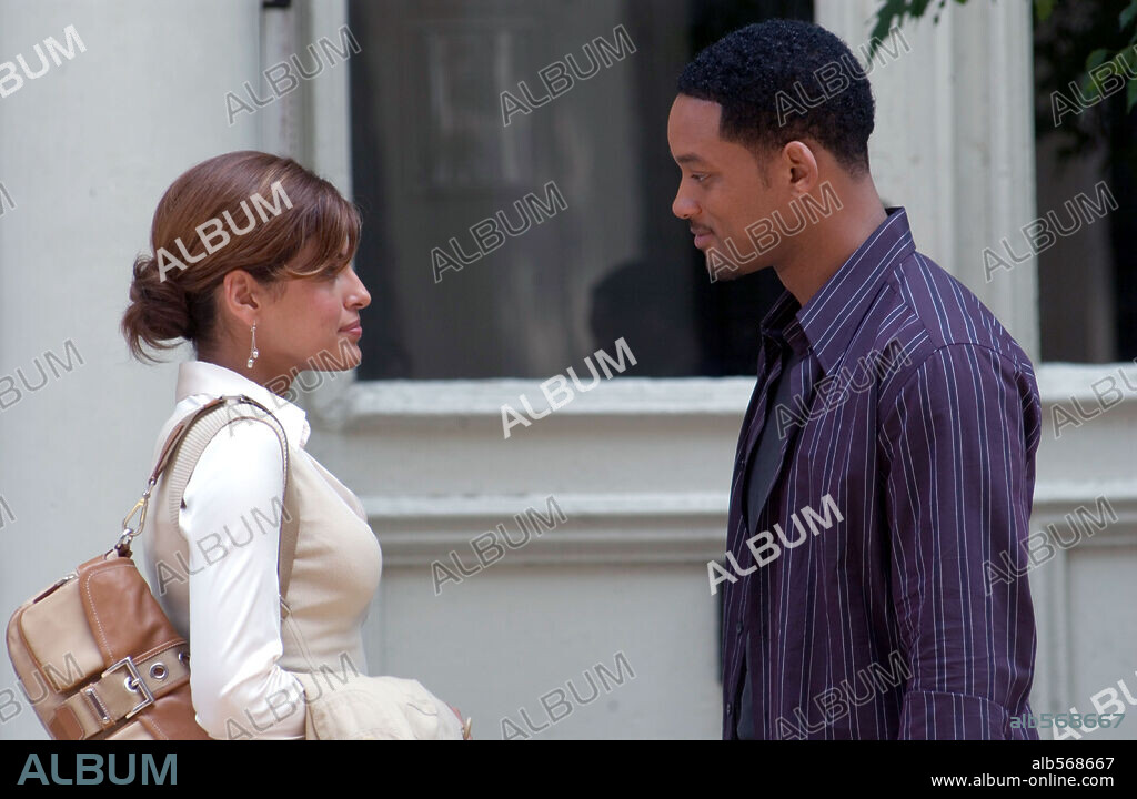 EVA MENDES y WILL SMITH en HITCH. ESPECIALISTA EN LIGUES, 2005 (HITCH), dirigida por ANDY TENNANT. Copyright COLUMBIA PICTURES / WETCHER, BARRY.