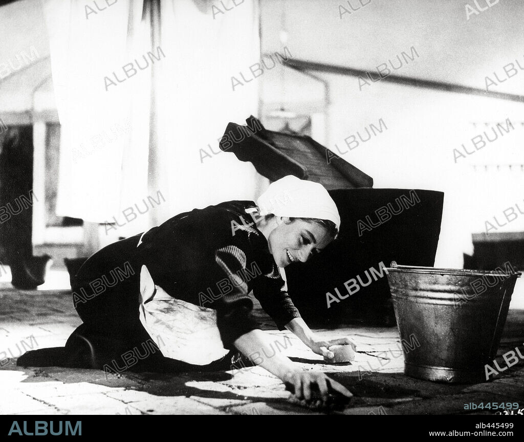 ANOUK AIMEE dans 8 1/2, 1963, réalisé par FEDERICO FELLINI. Copyright CINERIZ.