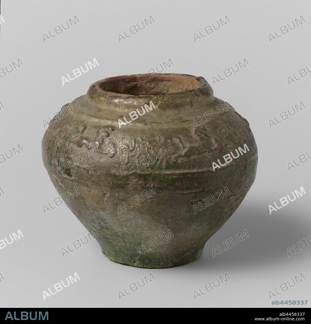 Jar with tigers and floral scrolls in relief, Egg-shaped pottery pot, covered with a green glaze. On the shoulder a band with floral scrolls interrupted by five running tigers., anonymous, China, c. -200 - c. 200, Han-dynasty (-206-220), earthenware, glaze, vitrification, h 13.2 cm d 9.2 cm d 16.3 cm d 7.5 cm.