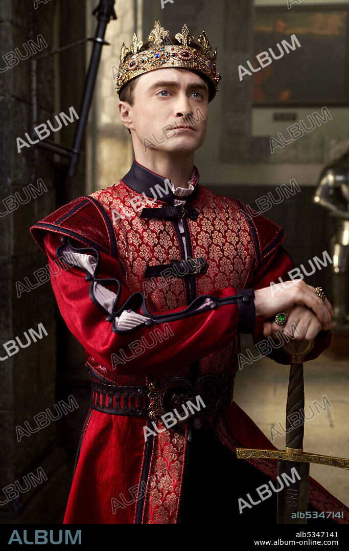 DANIEL RADCLIFFE dans MIRACLE WORKERS, 2019, réalisé par JORMA TACCONE. Copyright Broadway Video.
