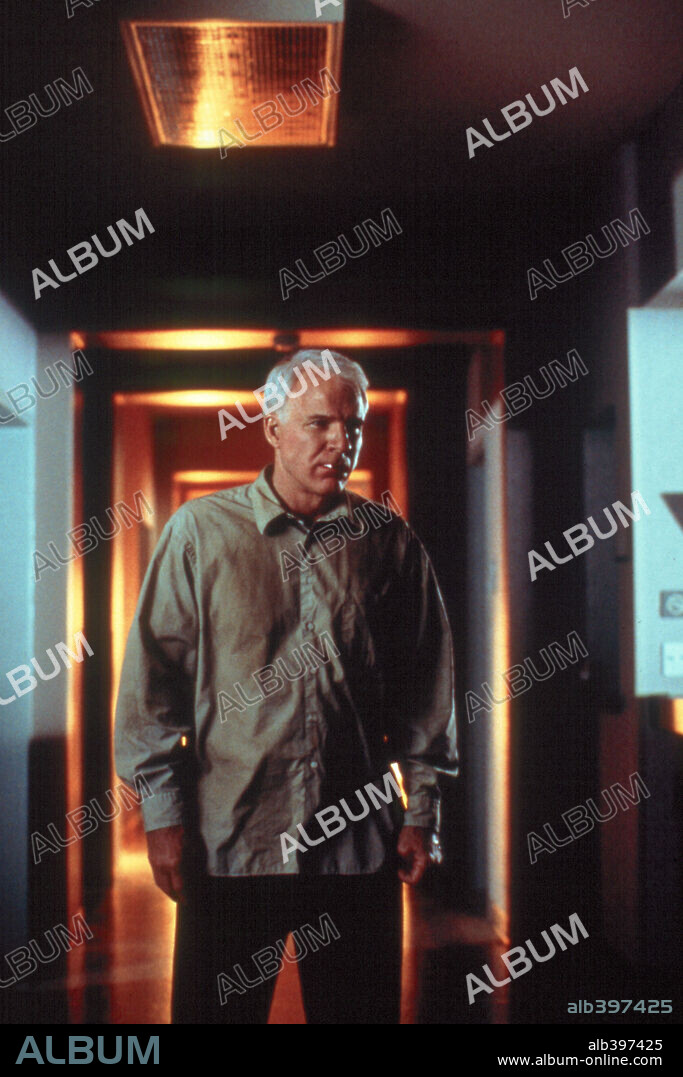 STEVE MARTIN in NOVOCAINE, 2001, directed by DAVE ATKINS. Copyright NUMB CUMS PRODUCTIONS/ARTISAN ENTERTAINMENT.