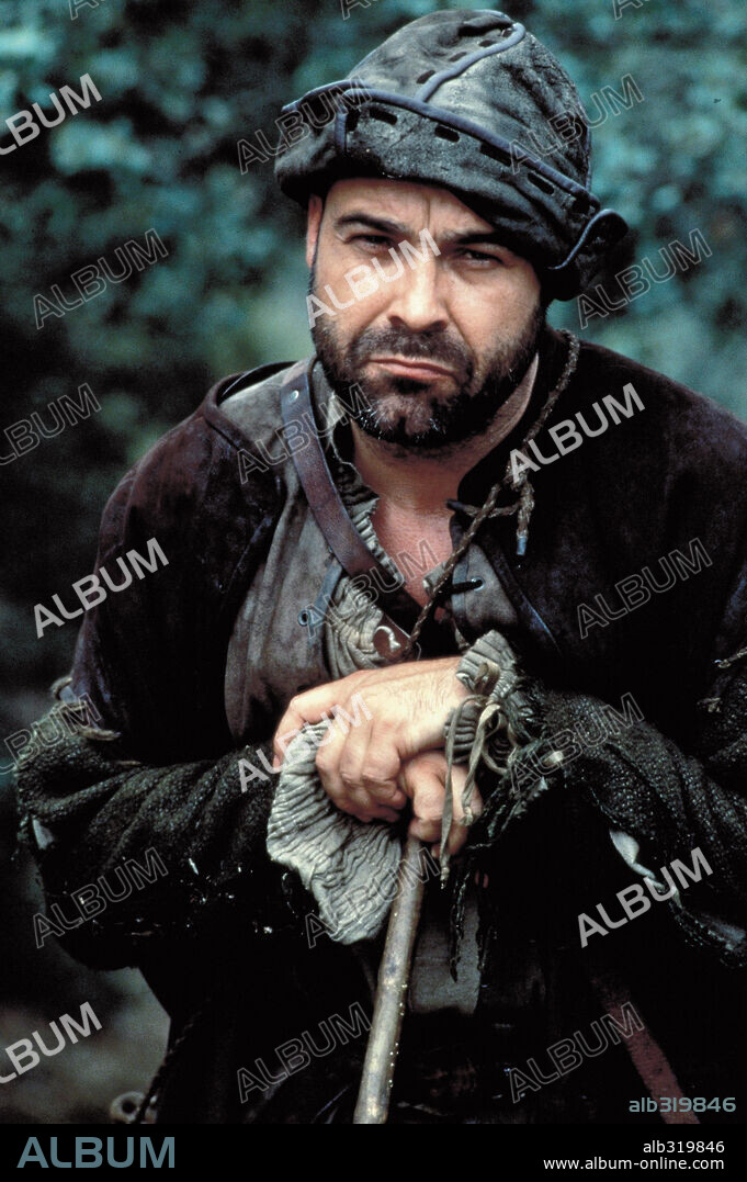 ANTONIO RESINES en LA MARRANA, 1992, dirigida por JOSE LUIS CUERDA. Copyright ANTEA FILMS.