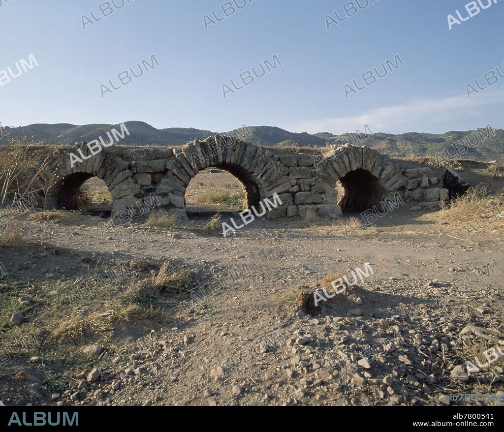 PUENTE DE LOS NOGALES - SIGLO X - PUENTE DE ORIGEN CALIFAL QUE COMUNICABA MEDINA AZAHARA CON CORDOBA.