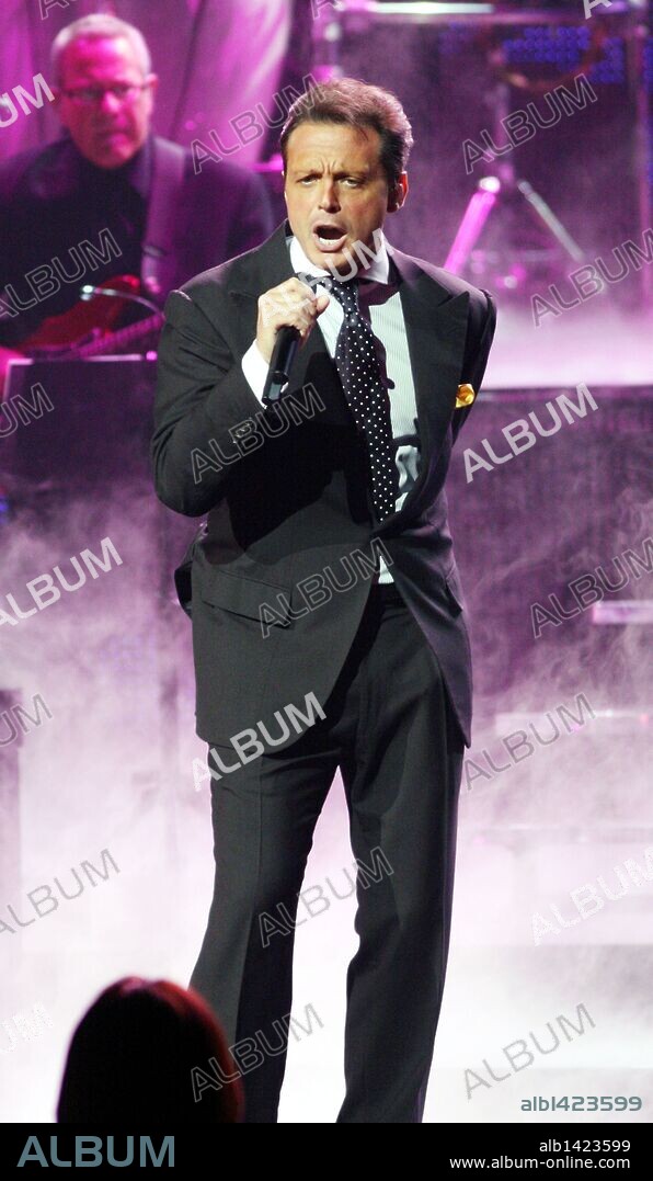 Mexican singer LUIS MIGUEL performs at the Colosseum at Caesars Palace Wednesday, Sept. 15, 2010 in Las Vegas, NV. 15/09/2010