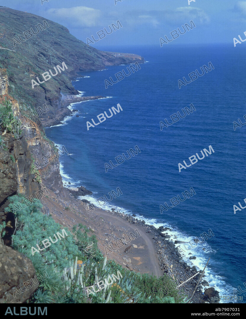 COSTA ABRUPTA DE MIRANDA AL NORTE DE STA CRUZ DE LA PALM - FOTO AÑOS 80.