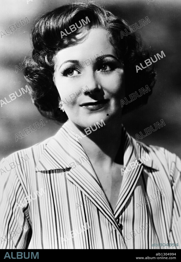 MARGARET LOCKWOOD in CAST A DARK SHADOW, 1955, directed by LEWIS GILBERT. Copyright FROBISHER/EROS.