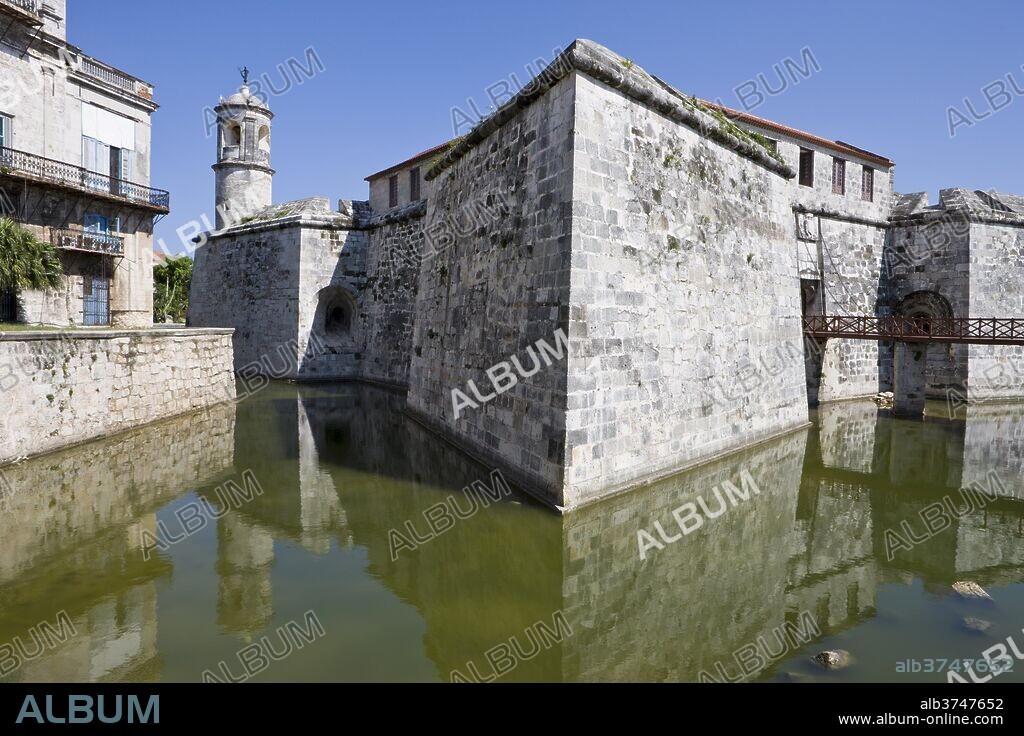 Moat and Castillo de la Real Fuerza in Old Havana, UNESCO World Heritage Site, Havana, Cuba, West Indies, Central America.