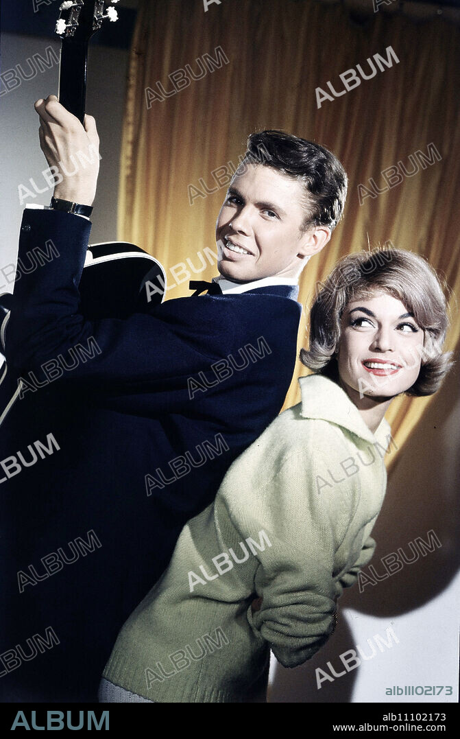MELODY AND RHYTHM / BRD 1959 / John Olden PETER KRAUS in the role of young pop singer Tommy Alberti and MARGIT SAAD (Linda Bauer).