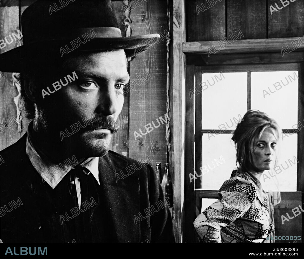 FAYE DUNAWAY and STACY KEACH in DOC, 1971, directed by FRANK PERRY. Copyright FP FILMS.