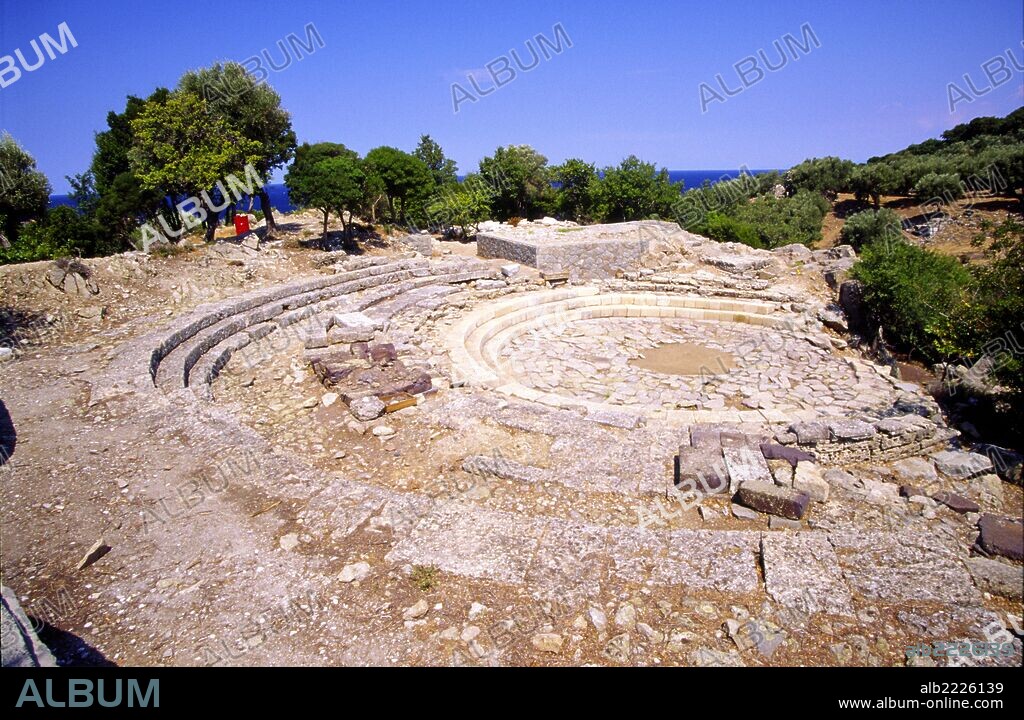 Teatro.Santuario de los Grandes Dioses. Laderas del monte Fengari. Paleópolis.Isla de Samotracia. Egeo Noreste .Grecia.