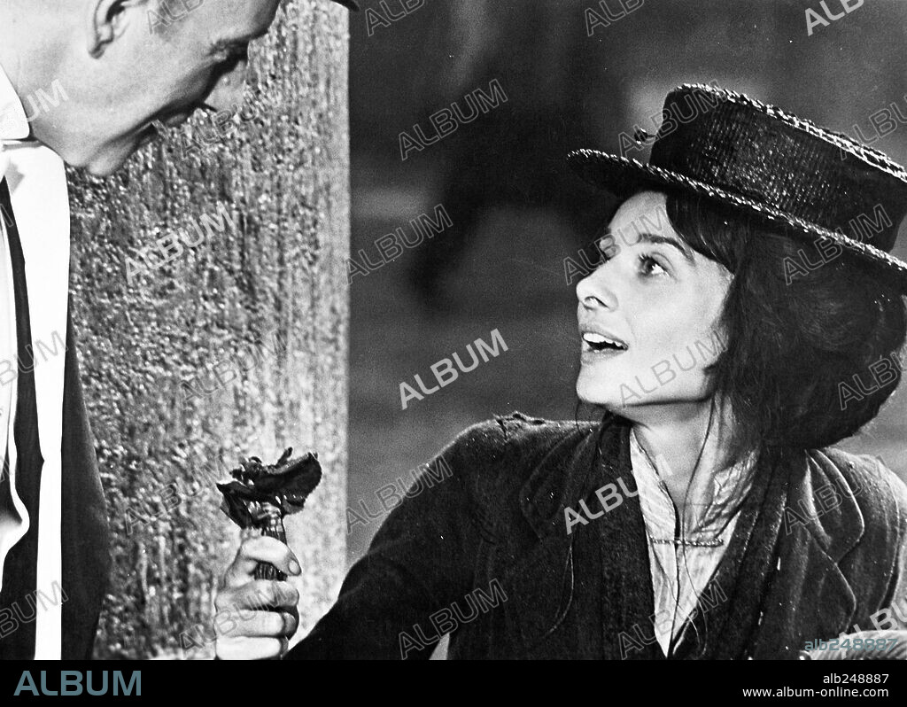 AUDREY HEPBURN and WILFRID HYDE WHITE in MY FAIR LADY, 1964, directed by GEORGE CUKOR. Copyright WARNER BROTHERS.