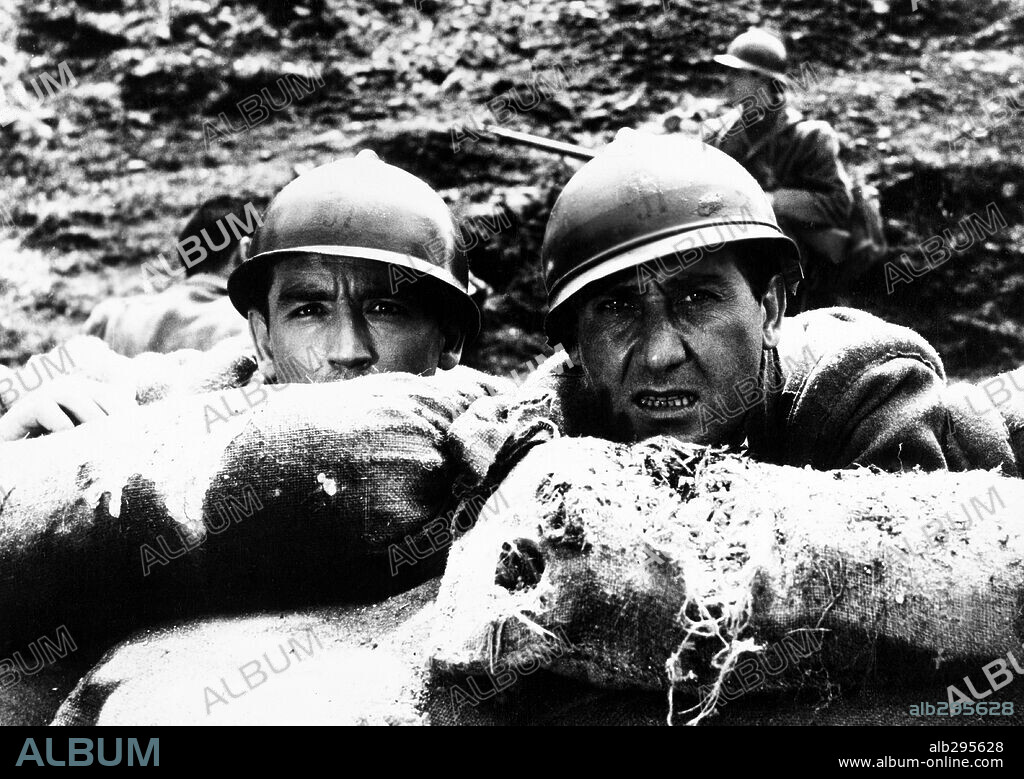 ALBERTO SORDI y VITTORIO GASSMAN en LA GRAN GUERRA, 1959 (LA GRANDE GUERRA), dirigida por MARIO MONICELLI.
