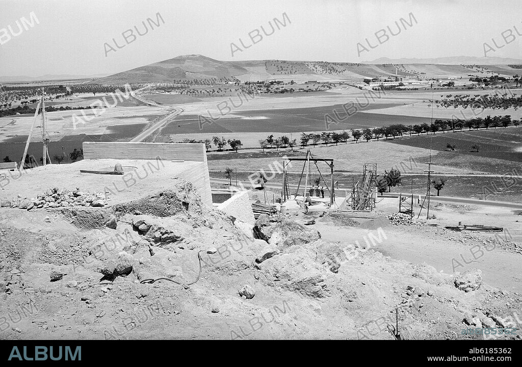 CANTERAS - FABRICA DE CEMENTO ASLAND - FOTOGRAFIA EN BLANCO Y NEGRO - AÑOS 50.