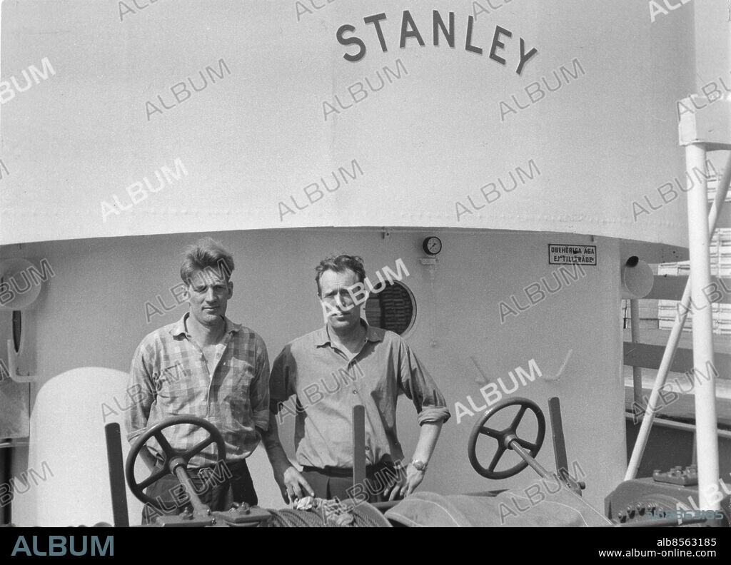 GÖTEBORG 1960.. LL 530 Stanley från Rönnäng byggd 1960 Lödöse Varf AB - på bilden ägarna frv bröderna Clarence och Georg Wikberg. *** Local Caption *** Från kopia Foto: Evert Hafvenström / Kamerareportage / TT / Kod: 2524.