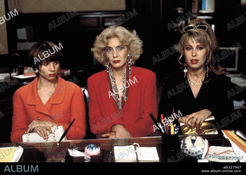 MARISA PAREDES, MIRIAM DIAZ AROCA and VICTORIA ABRIL in HIGH HEELS, 1991 (TACONES LEJANOS), directed by PEDRO ALMODOVAR. Copyright EL DESEO S.A / CATTARINICH, MIMMO.