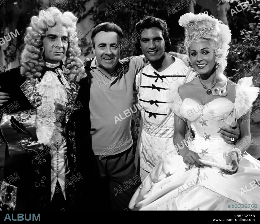 CINE. JUAN DE ORDUÑA. DE IZQUIERDA A DERECHA , PEDRO LOPEZ LAGAR , JUAN DE ORDUÑA , GUSTAVO ROJO , PAQUITA RICO. DURANTE EL RODAJE DE " LA TIRANA " , AÑO 1958.